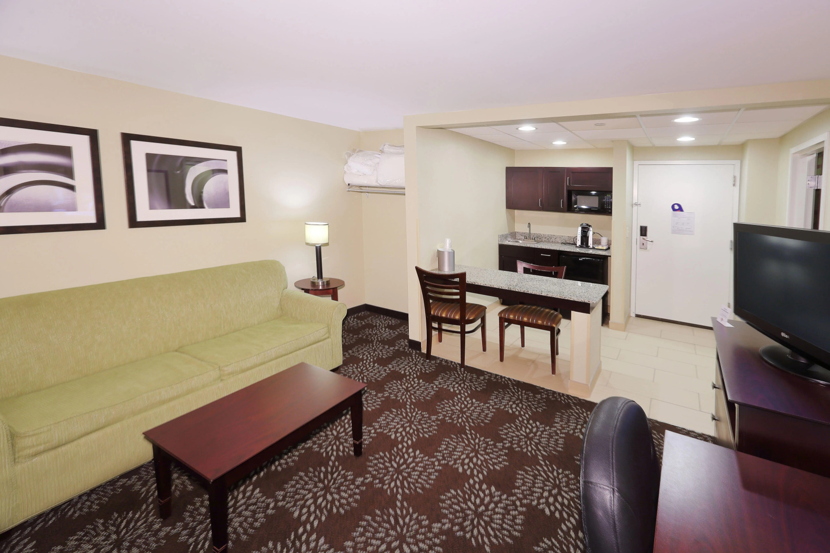 Holiday Inn Express & Suites Pittsburgh West - Greentree by IHG