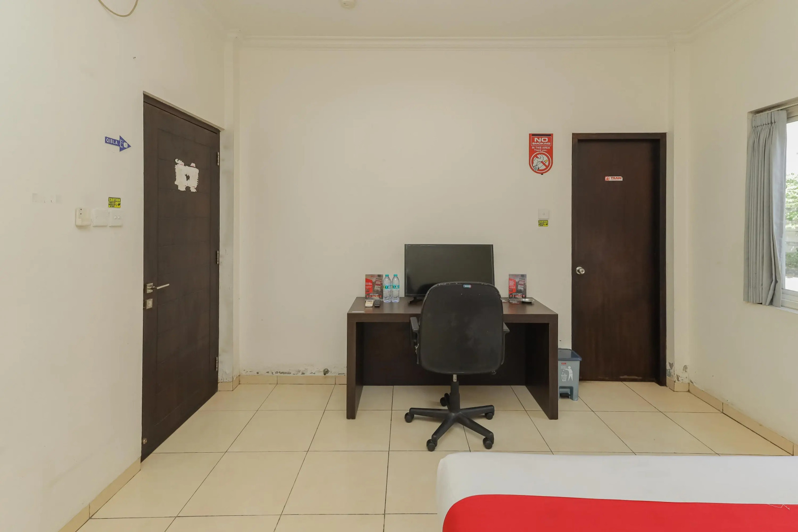 RedDoorz near Juanda Airport T1