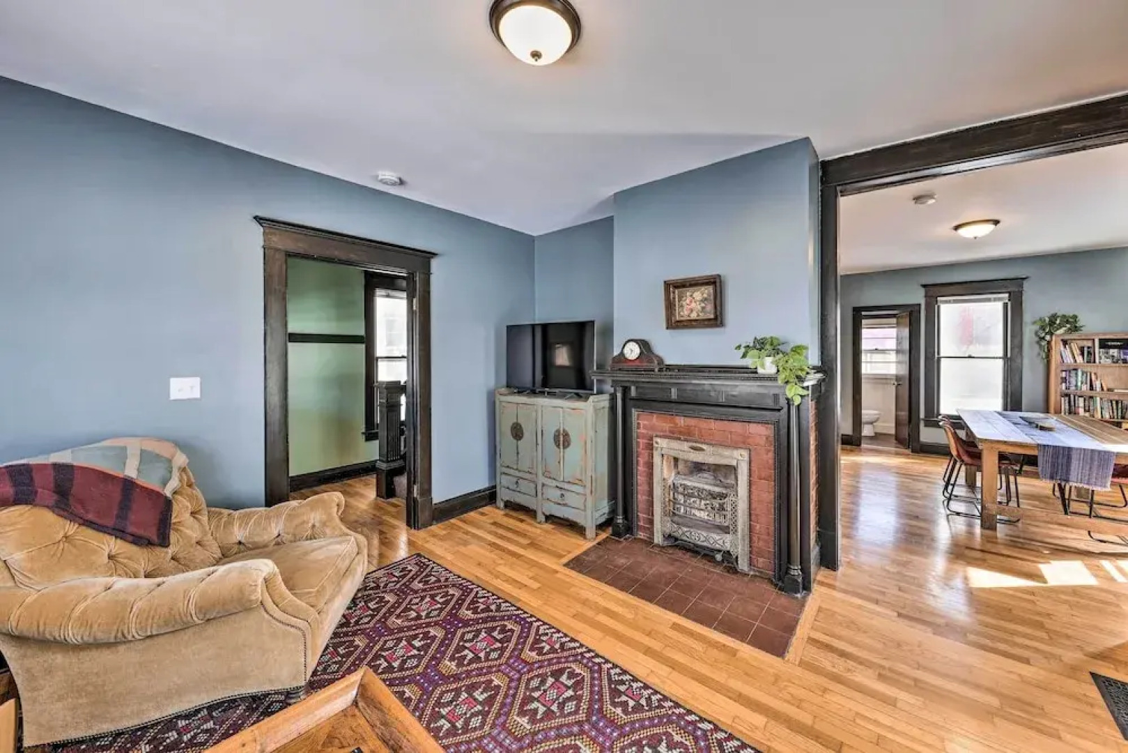 Newly Renovated Home Close to Dtwn Lawrence!