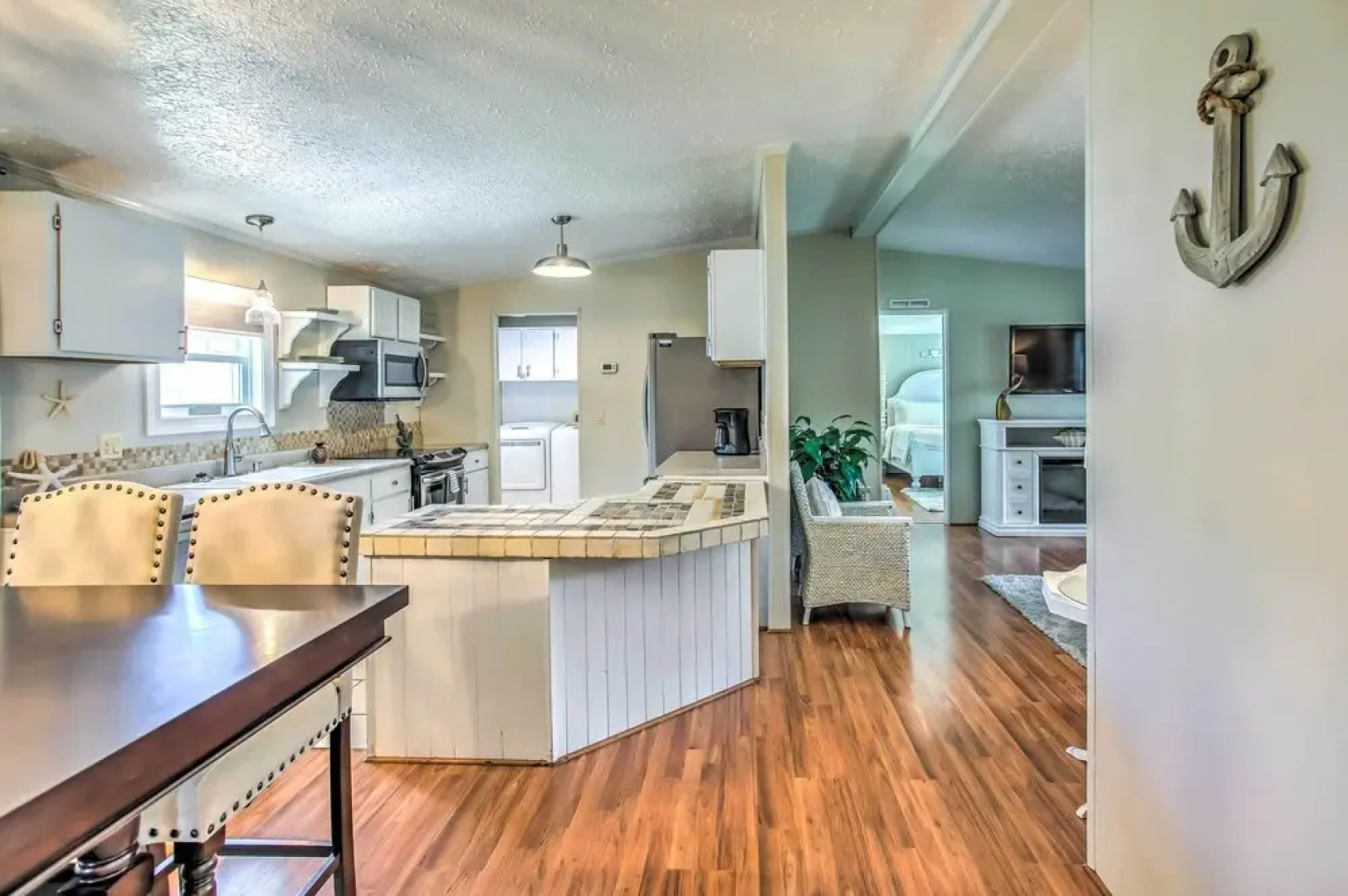 Murrells Inlet Home w/ 2 Screened-in Porches!