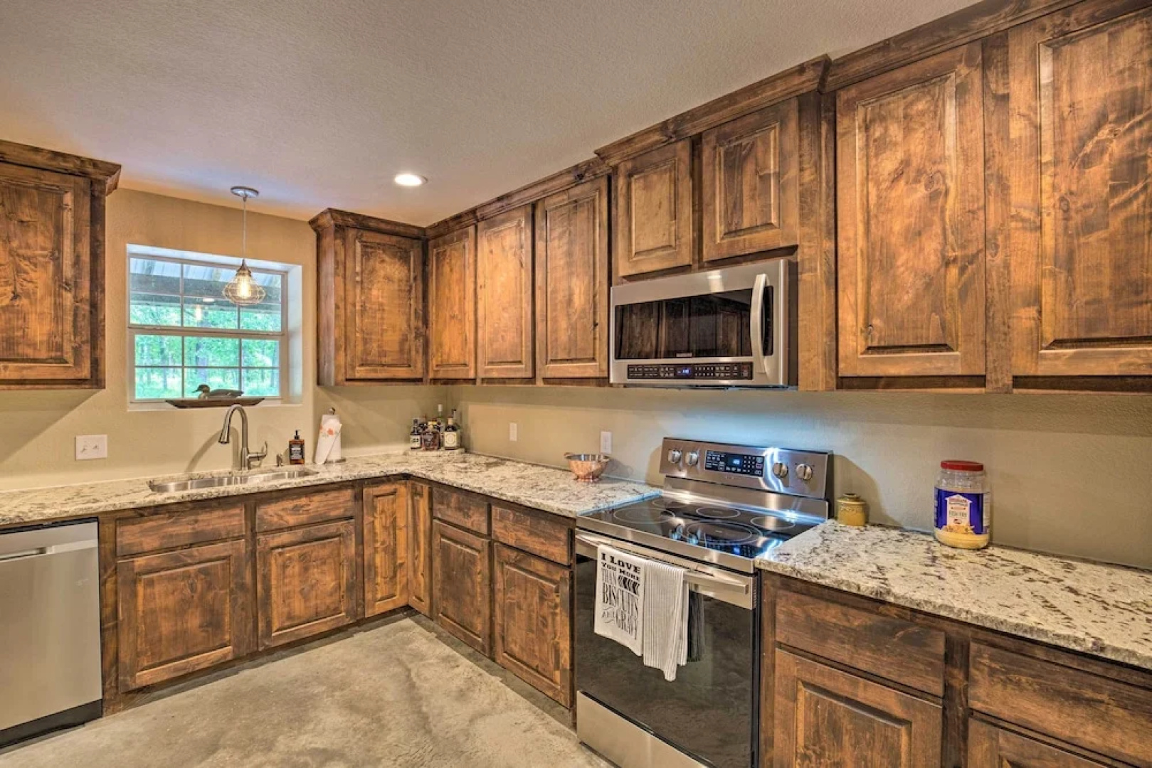 Secluded Home w/ Gas Grill, 3 Mi to Boating!