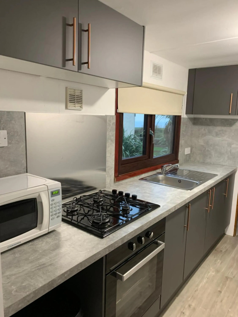 Lodge Cabin with Fabulous Views - Farm Holiday