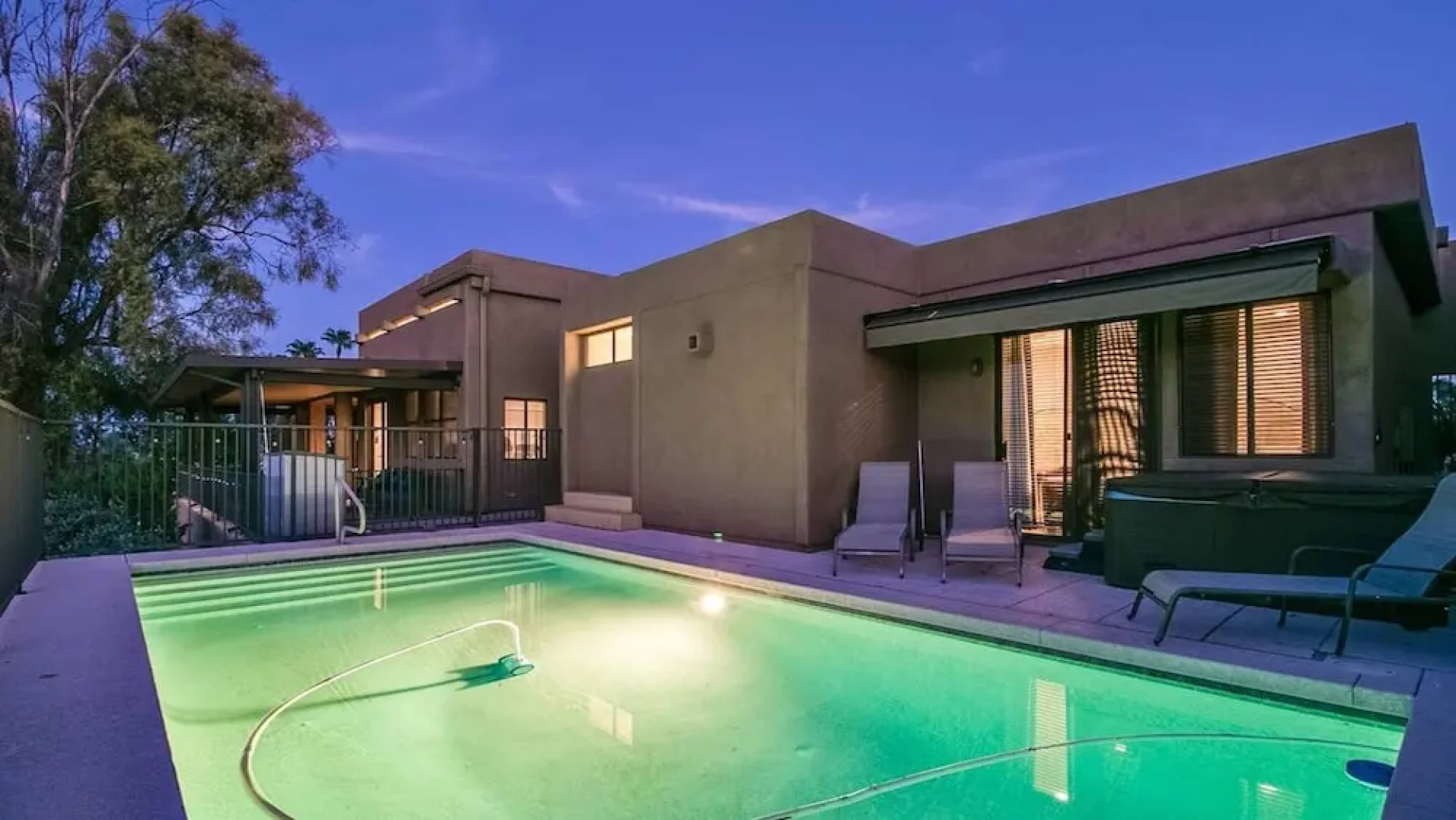 Luxe 4 Bdrm W/pool and Spa on Golf Course Lot!