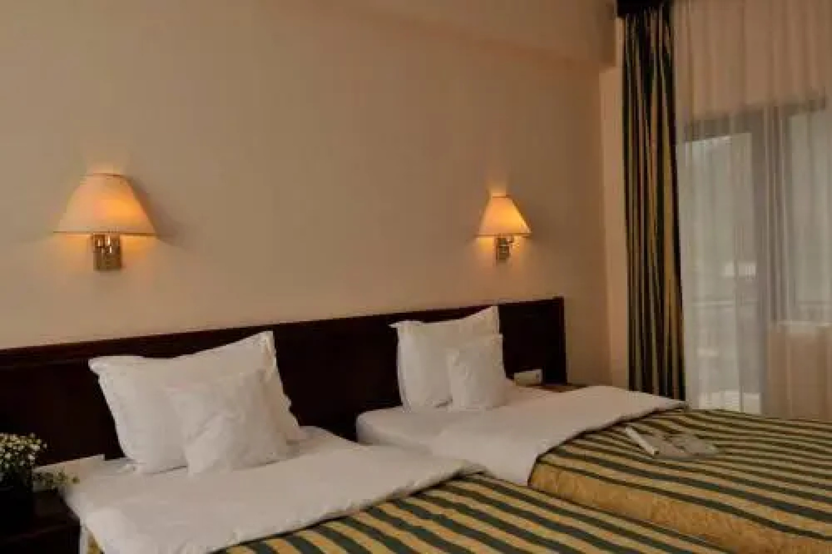 Zan Hotel