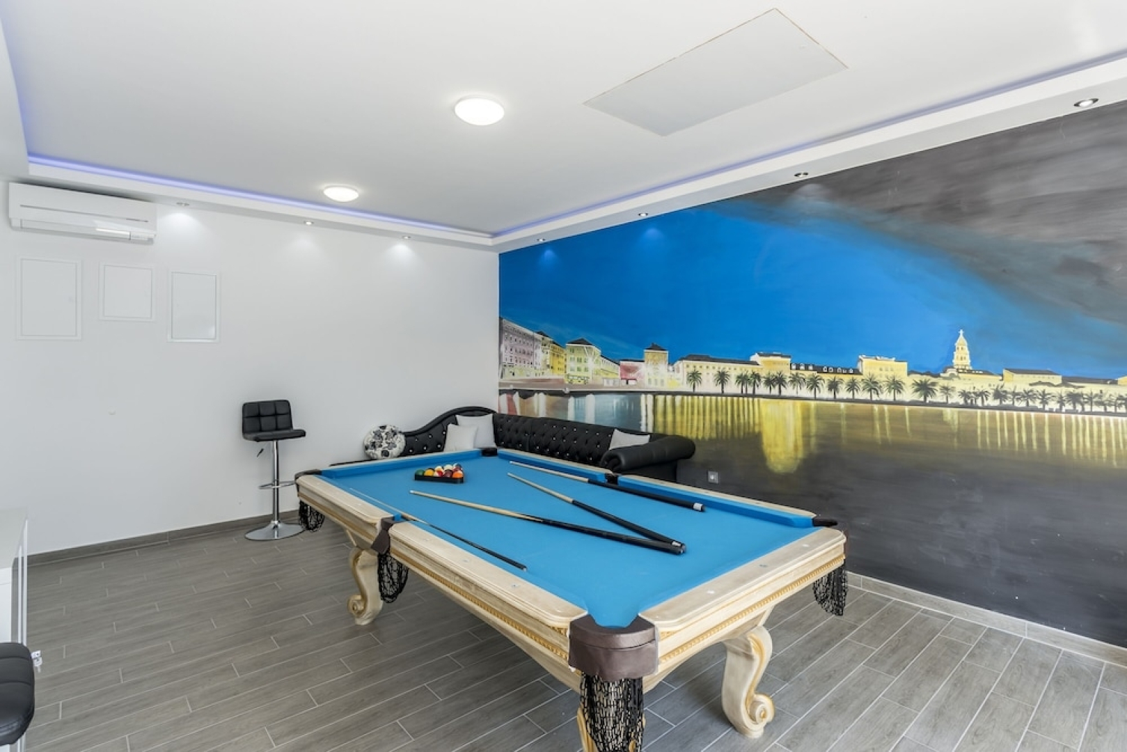 Fabuluous Villa with Private Pool, Garden, Hot Tub