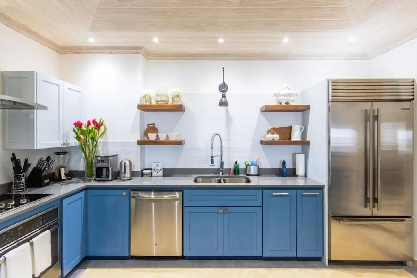 Old Trees 7 - Bella Vista by Blue Sky Luxury