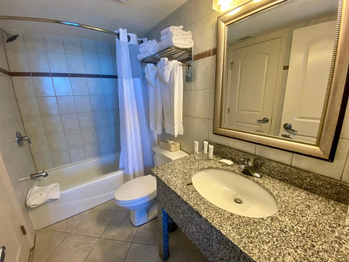Radisson Suite Hotel Oceanfront