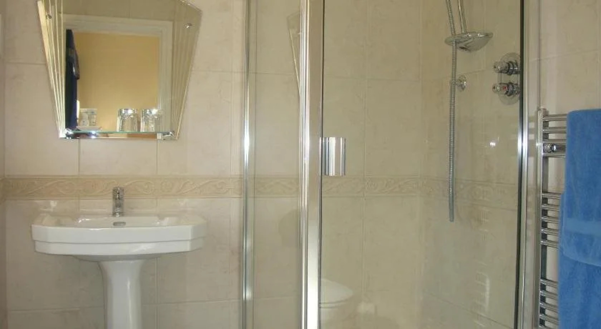 Pinfield Hotel Slough