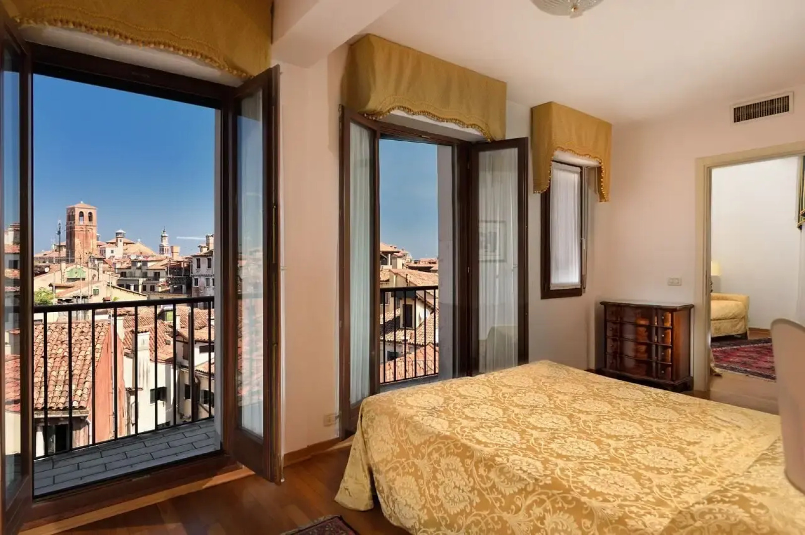 Torre dell'Orologio Suites