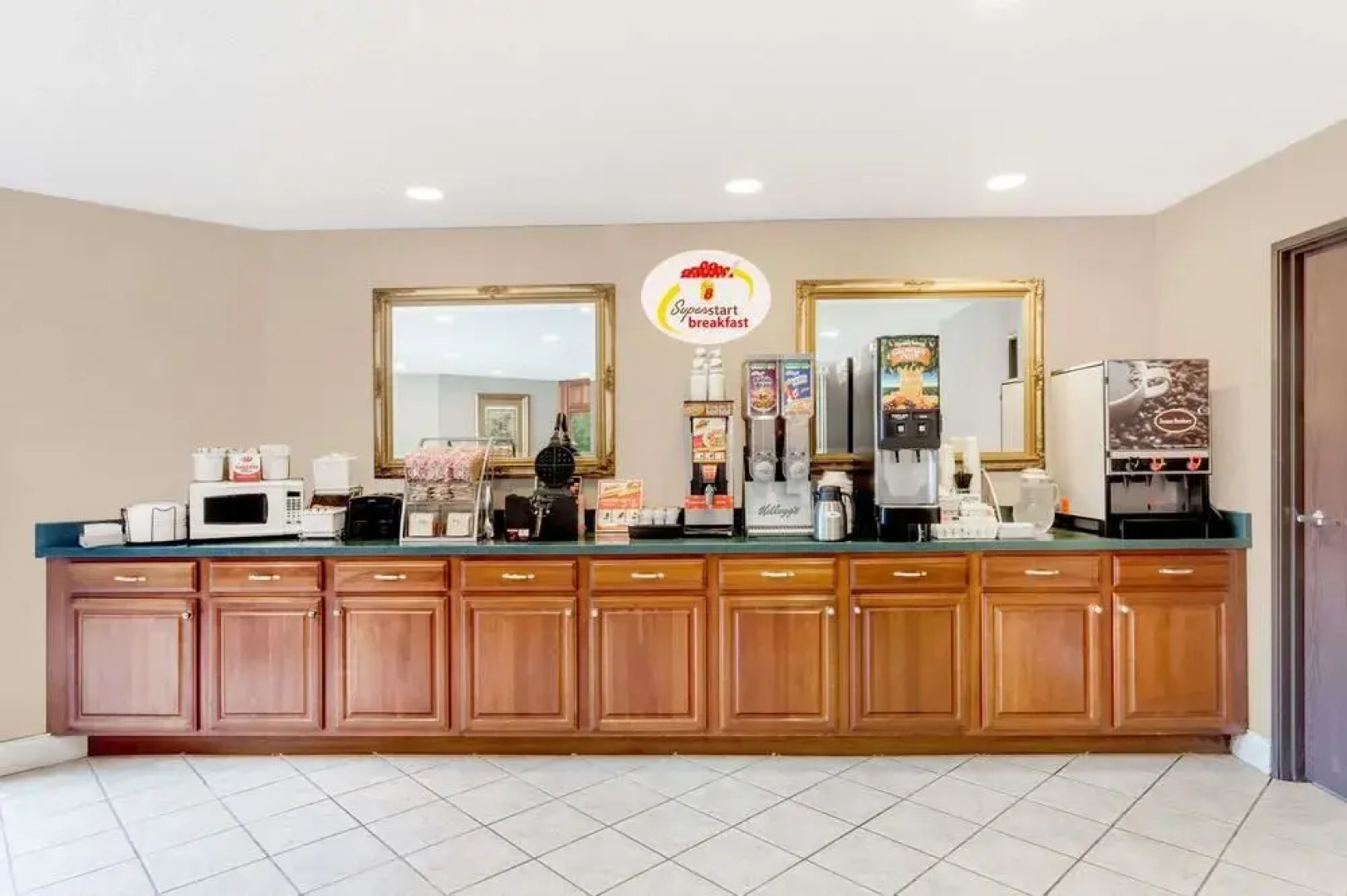 Super 8 by Wyndham Calvert City Kentucky Lake Area