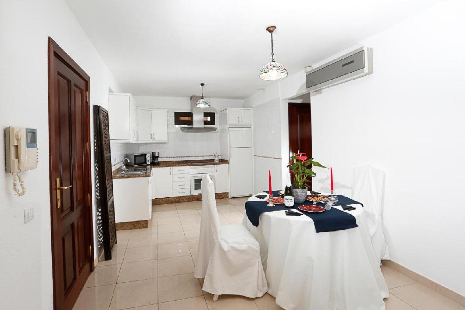 Apartamento Frente Al Puerto de Candelaria a 20 Metros de la Playa.
