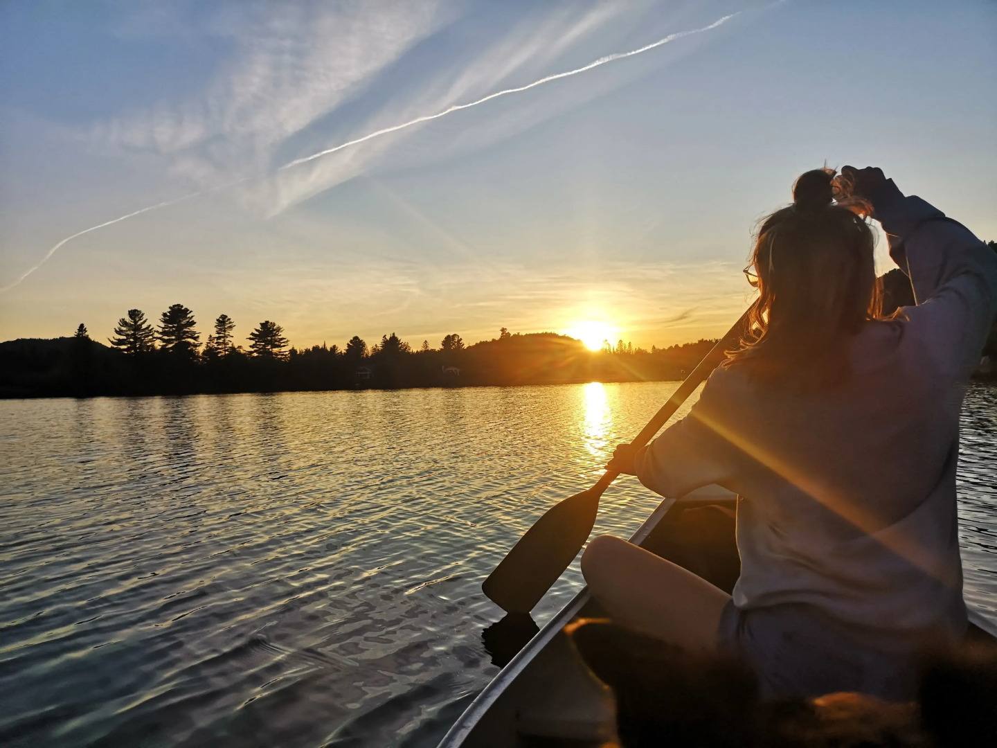 Oberge Inn  Riverside guest room in Val-David village with free parking