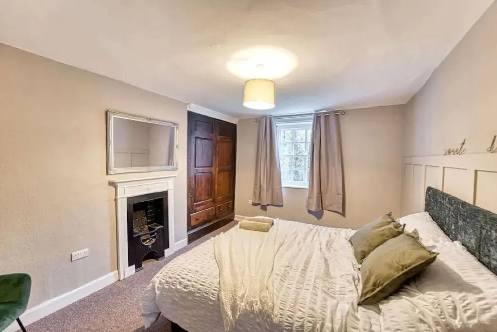 Host Stay Underhill House