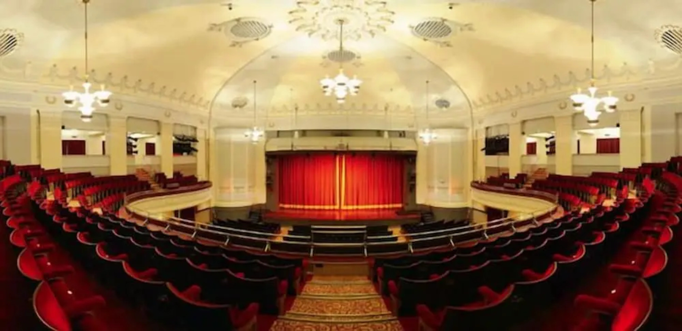 Four Corners Holiday Home with Hot Tub & Sauna