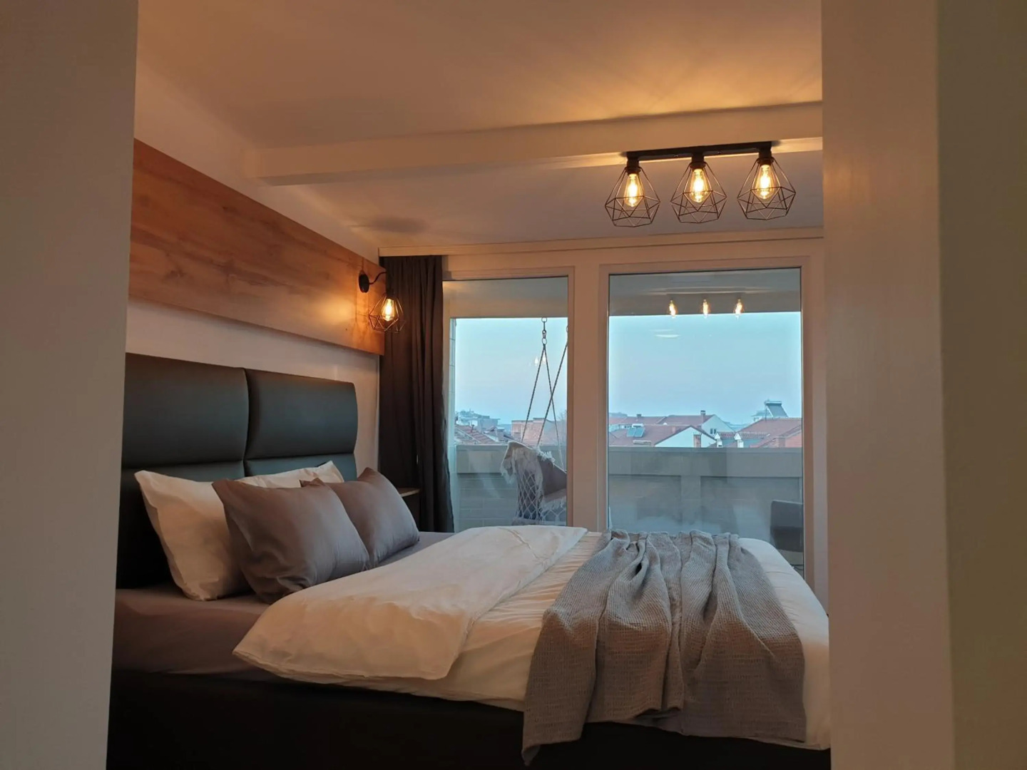 Sky Apartments Special