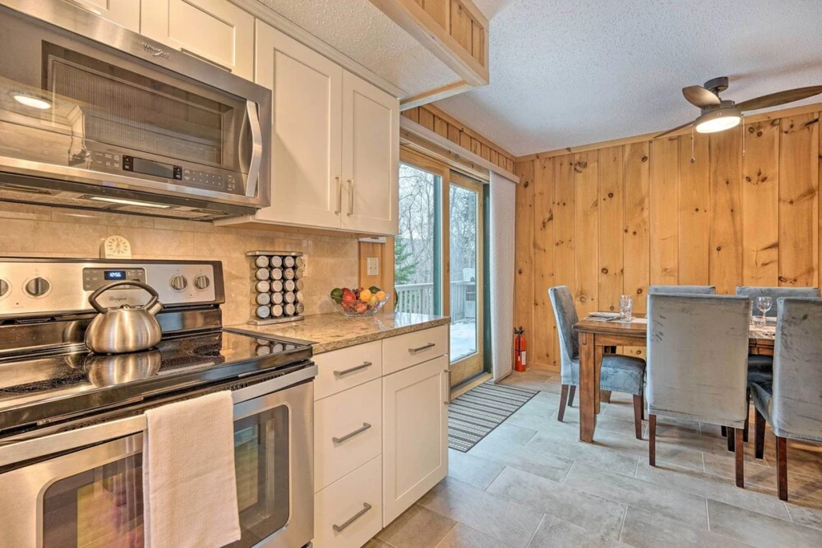 Relaxing Home Mins From Mt Snow, Hiking, & Lakes