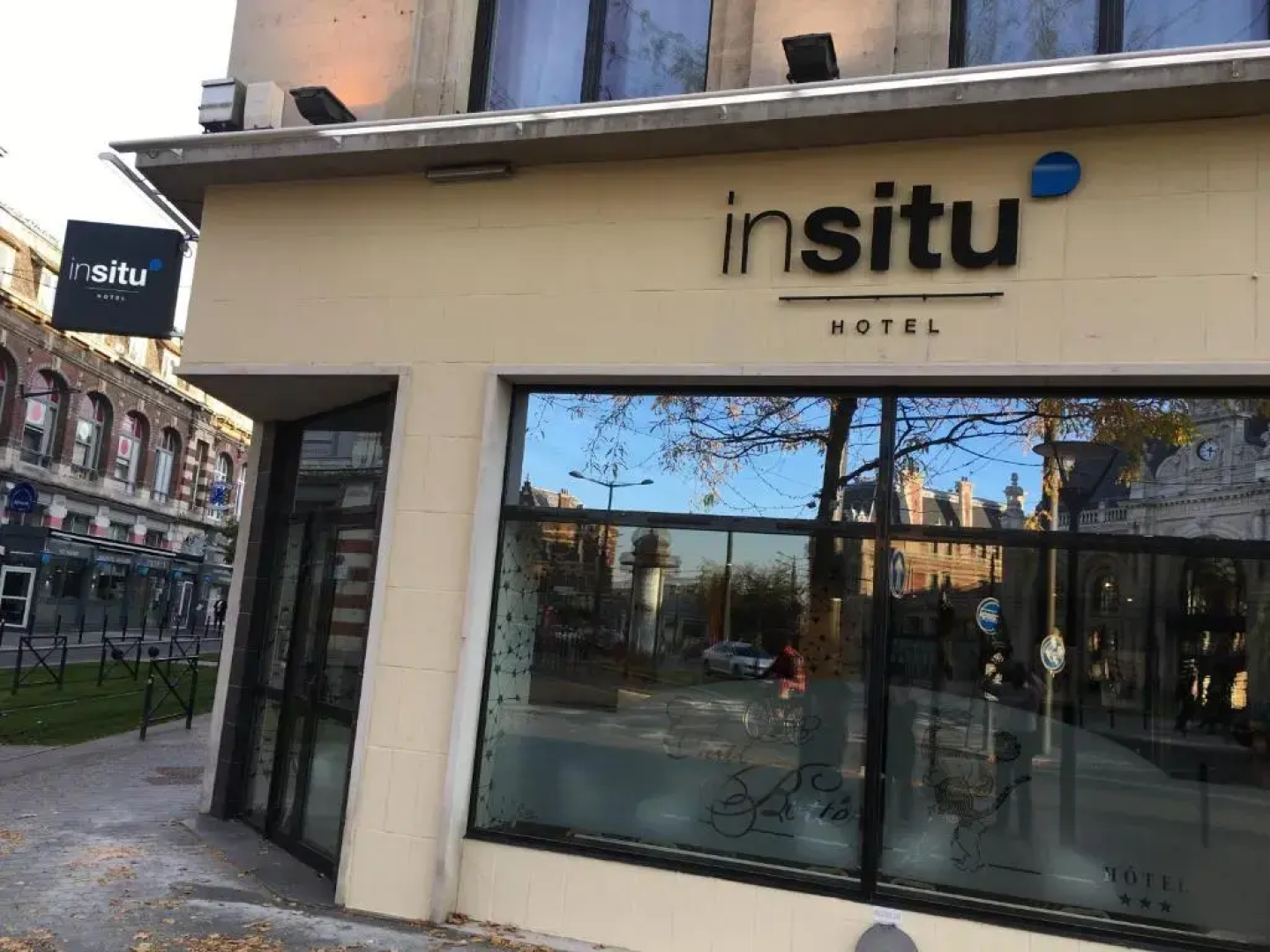 In Situ Hotel