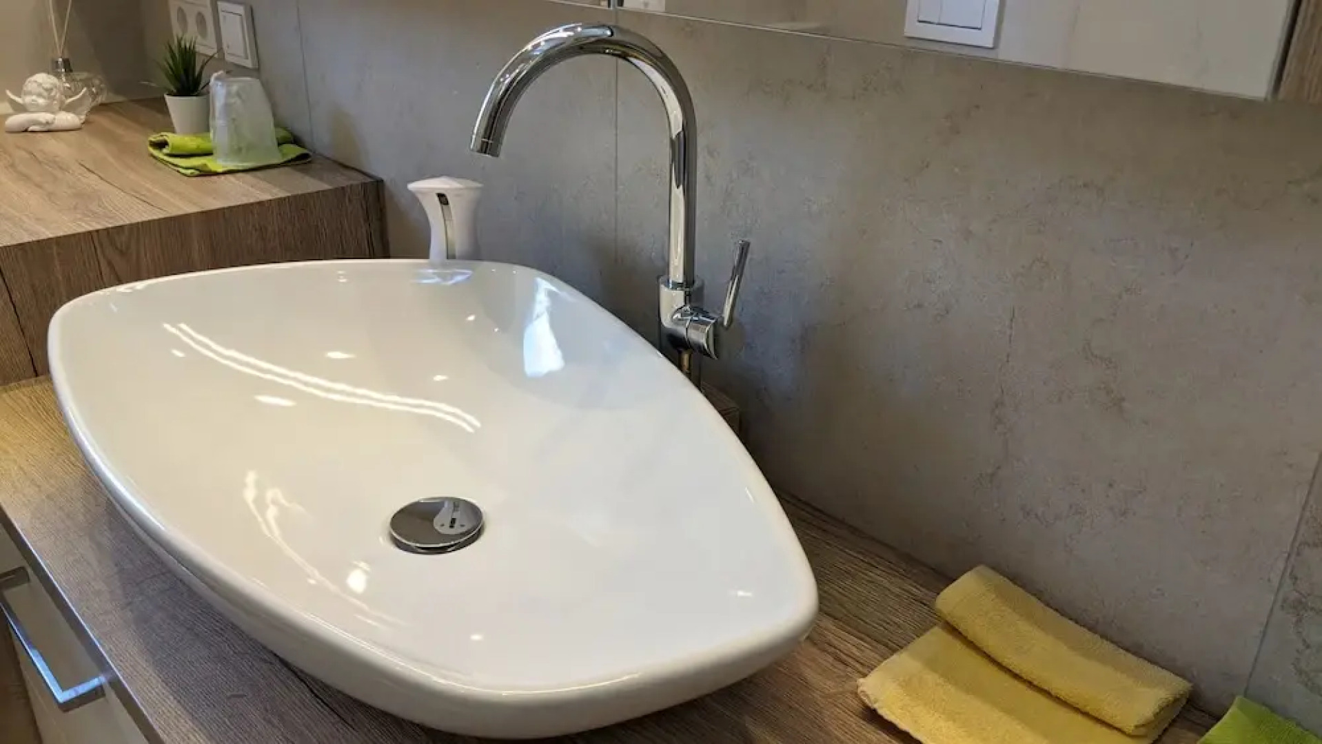 Vidora Apartments - Elegant Deco Loft With Balcony in Soprabolzano w Ritten Card