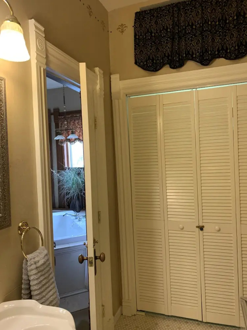 Edgar Olin House B&B