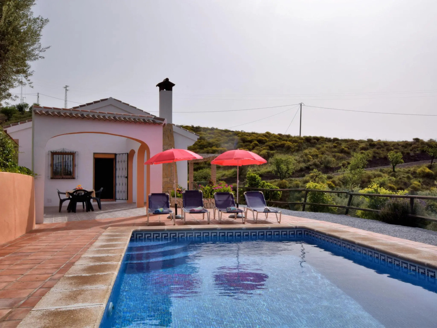 Stunning Cottage with Pool, Terrace, Garden, Sun-loungers