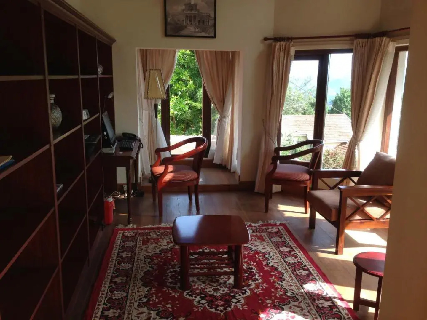 Colonial 4 B/R Home, Great for Families, Coonoor