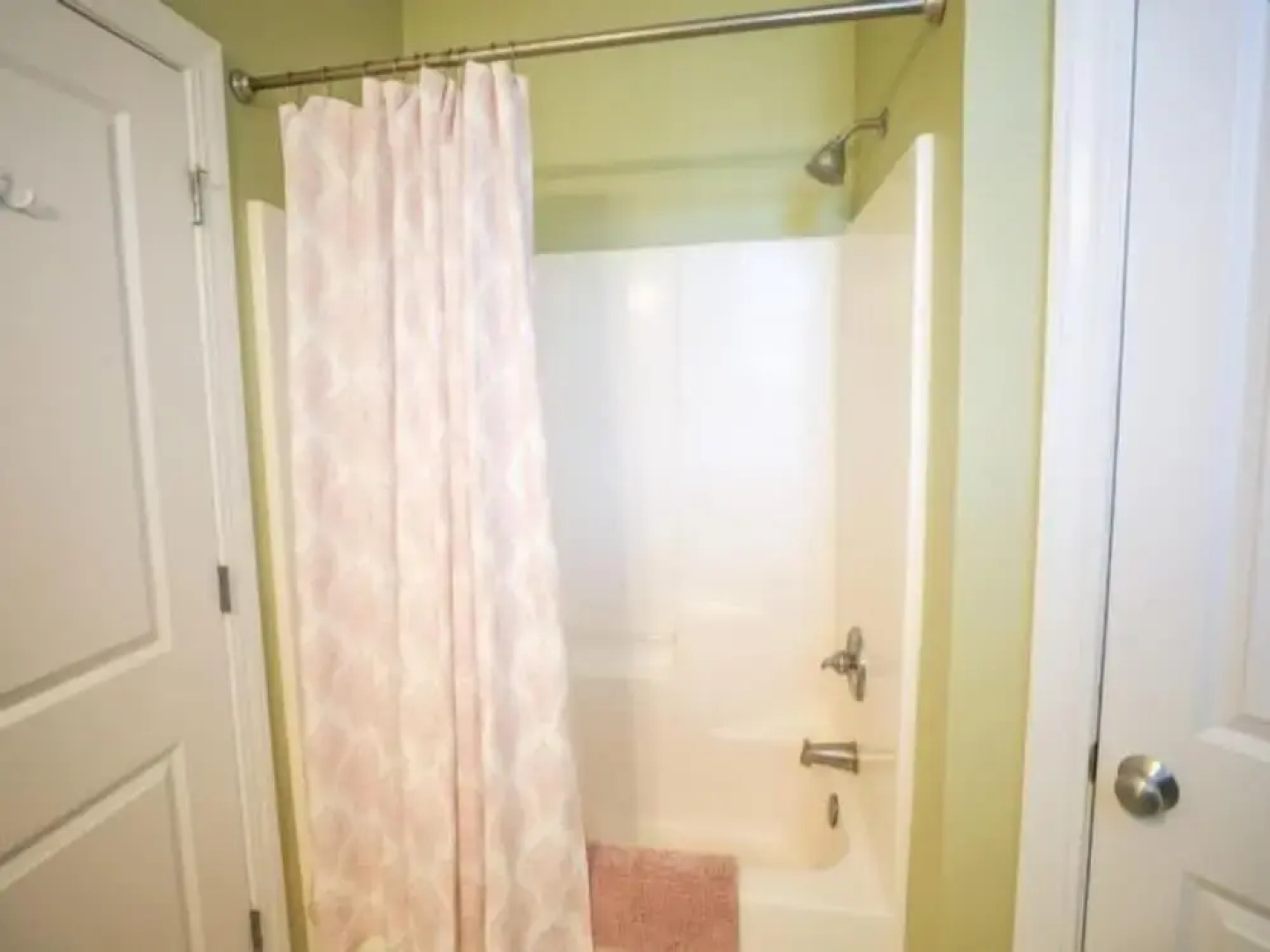 Sandy Bottoms - Relax, Unwind, And Enjoy All The Beach Has To Offer 3 Bedroom Home by Redawning