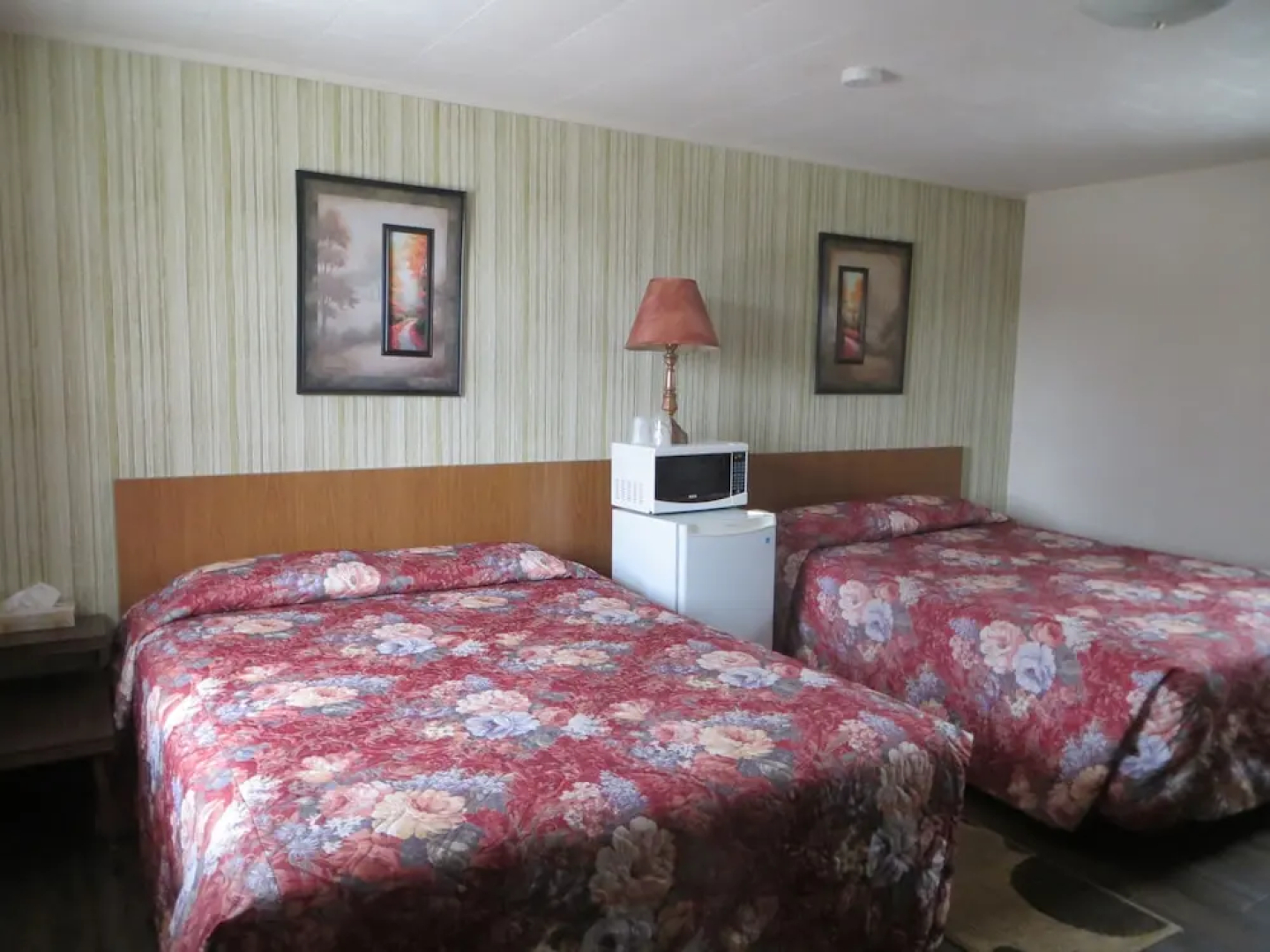 Adams Golden Acres Motel