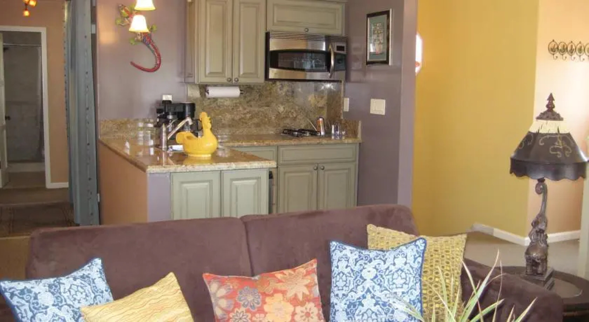 A Pied-A-Terre in Belmont Shore