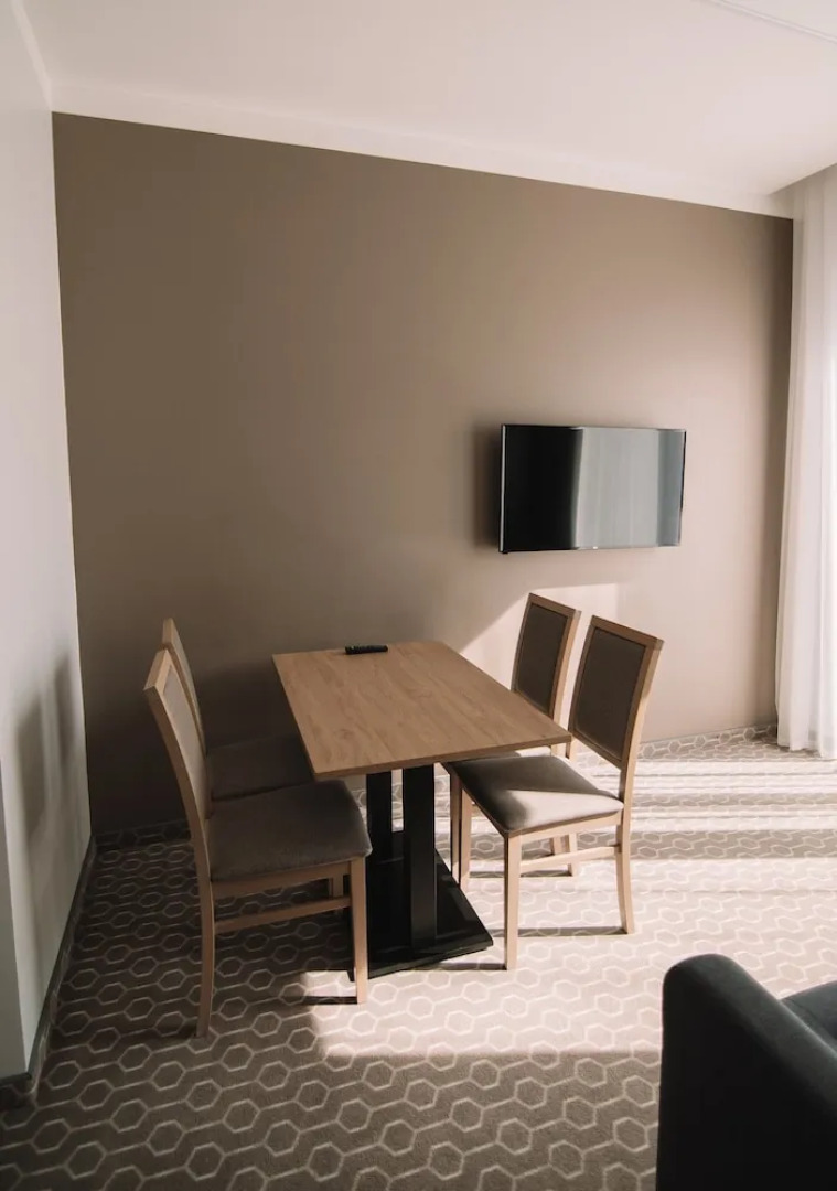 Merepargi ApartHotel & Cafe