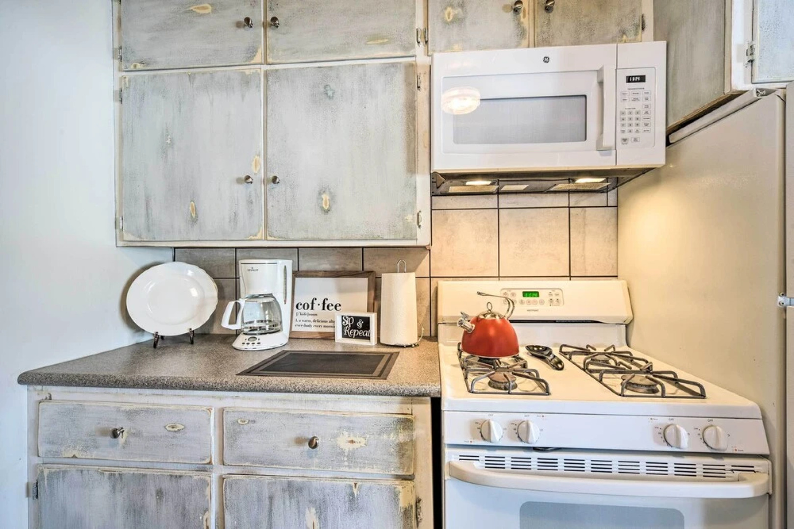 Family Home - Walk to Town & Balsam Lake!