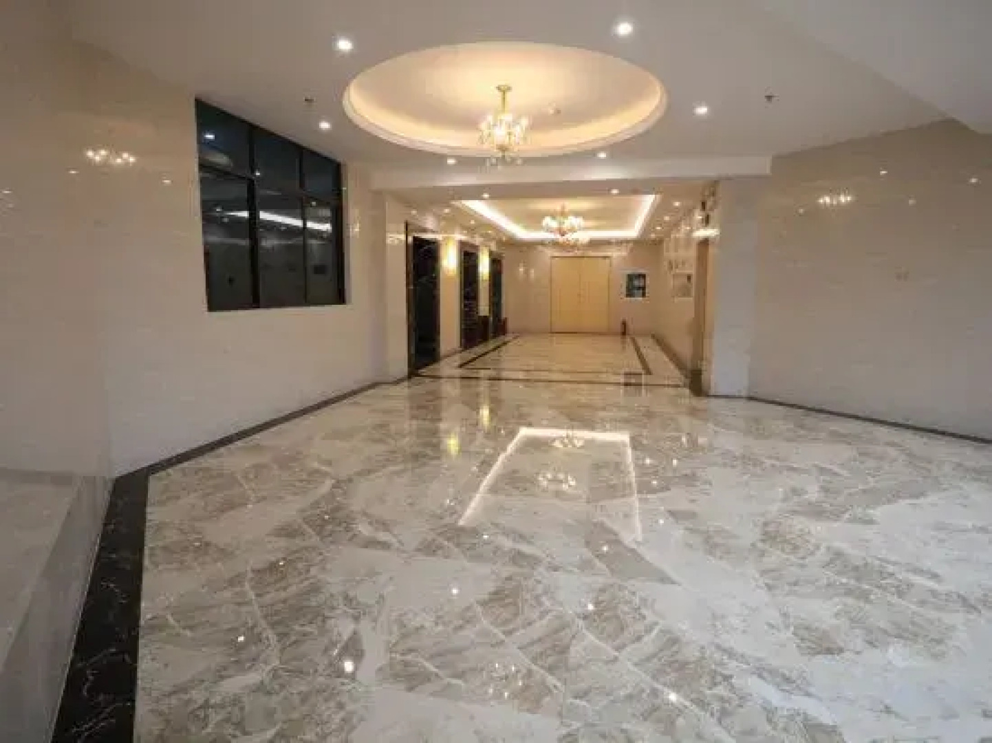 Bi Shui Lan Tian Grand Hotel