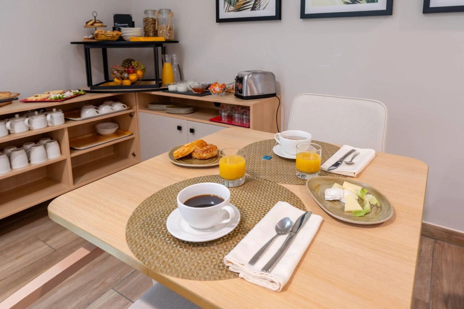 Quality Suites Villefontaine