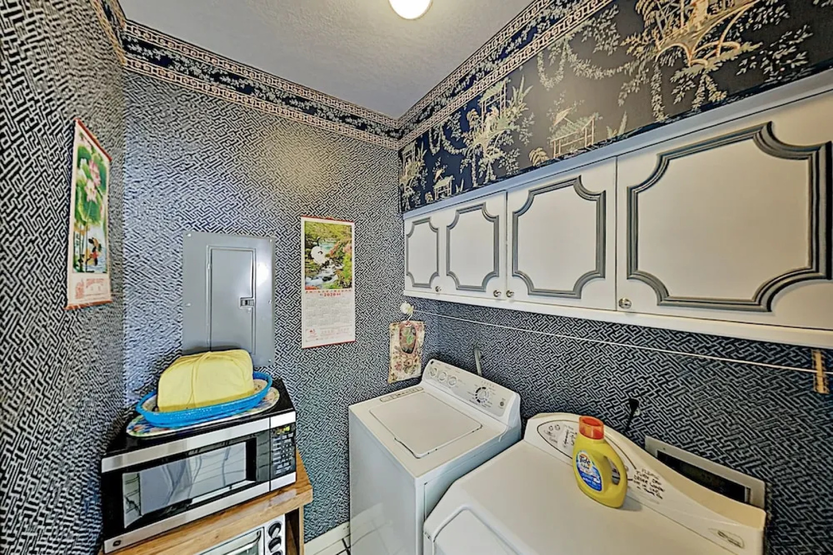 Bayfront Tiki Island W /boat Slip & Deck! 3 Bedroom Home