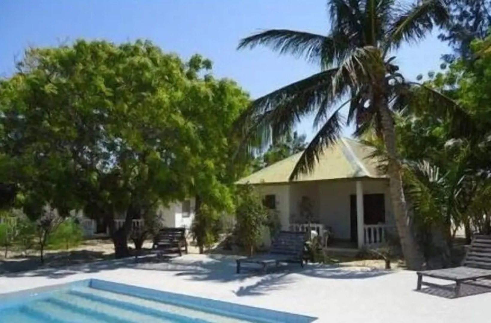 Caliente Beach Lodge