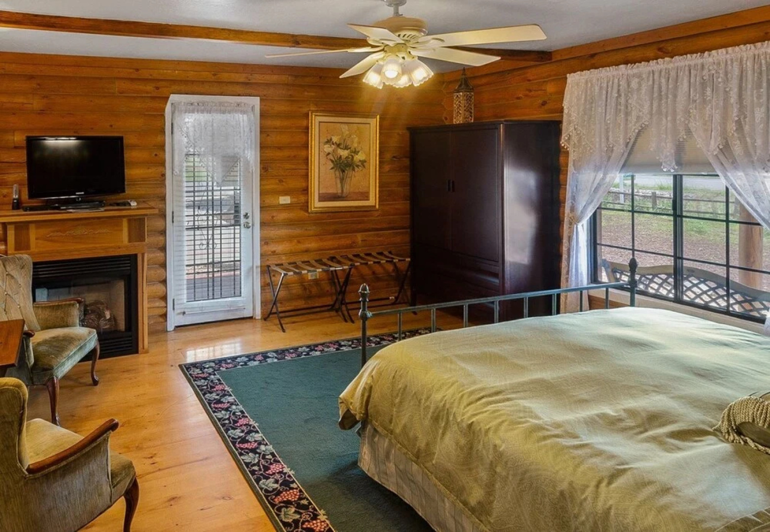 Quarter Horse Inn / Jasmine Room