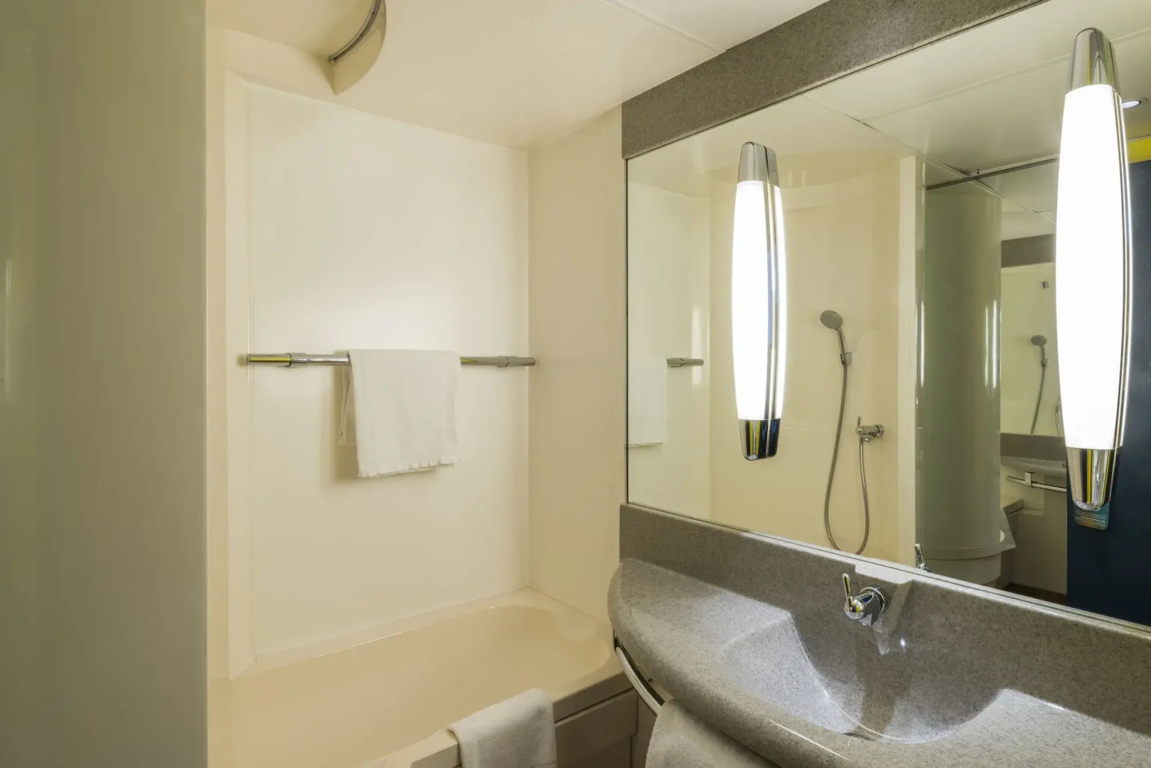 ibis Styles Lyon Bron Eurexpo