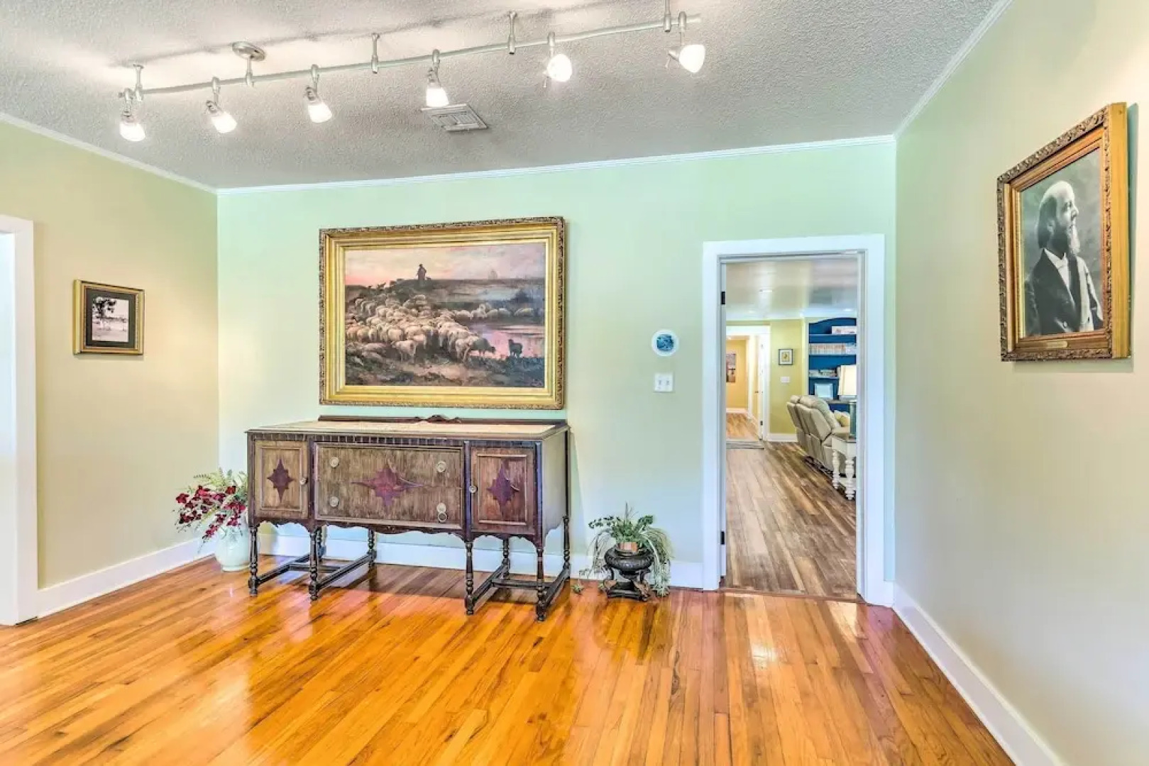 Charming Home: 2 Mi to Dtwn Defuniak Springs!