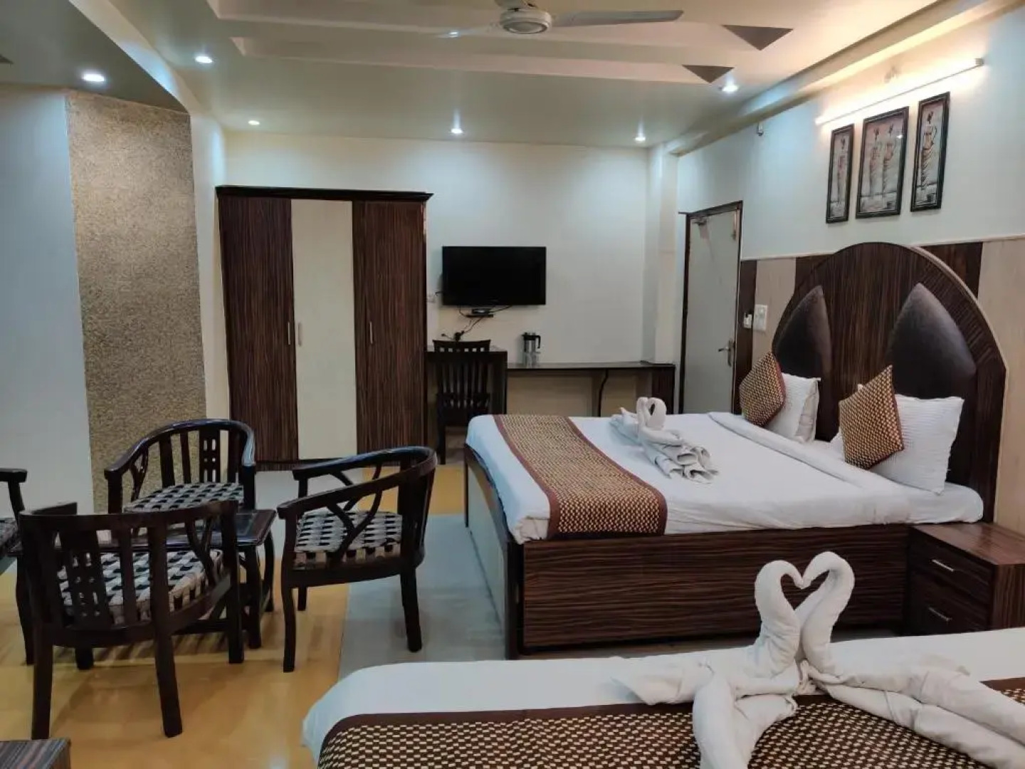 OYO 19453 Hotel Holy Basil