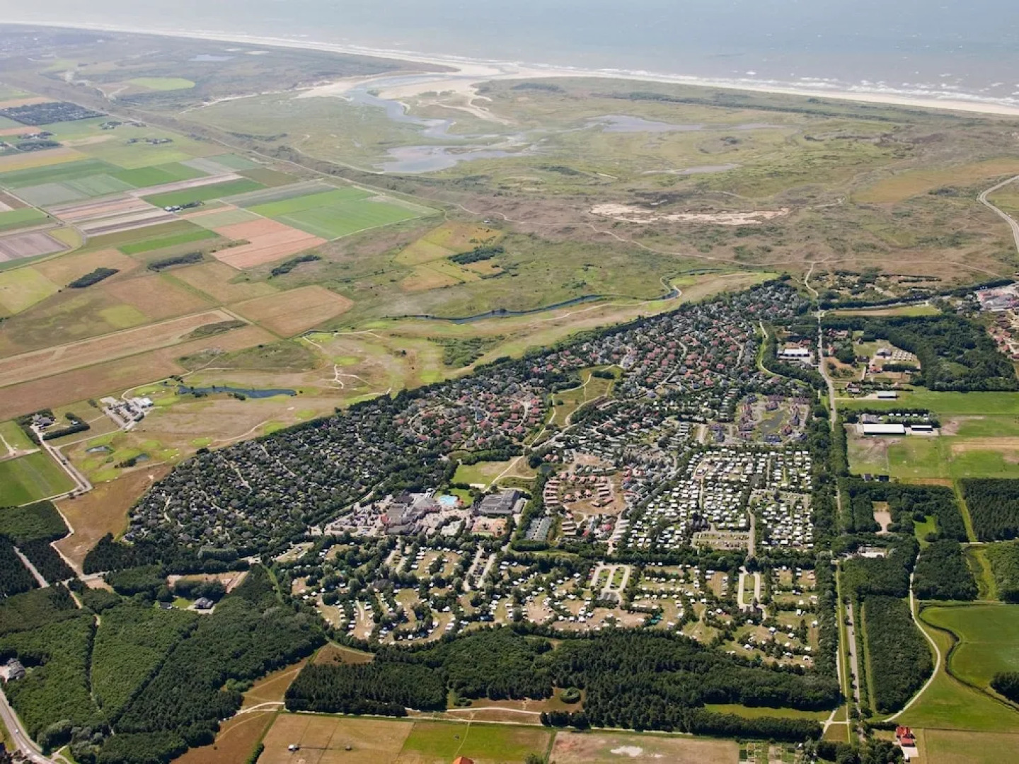 Spacious Holiday Home With Roofterrace