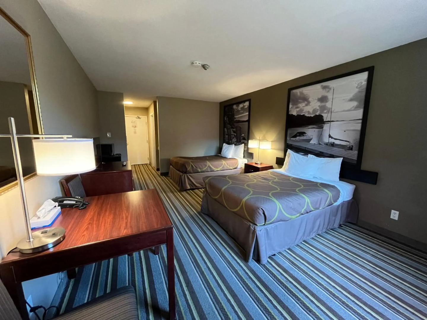 Jolly Roger Inn Resort