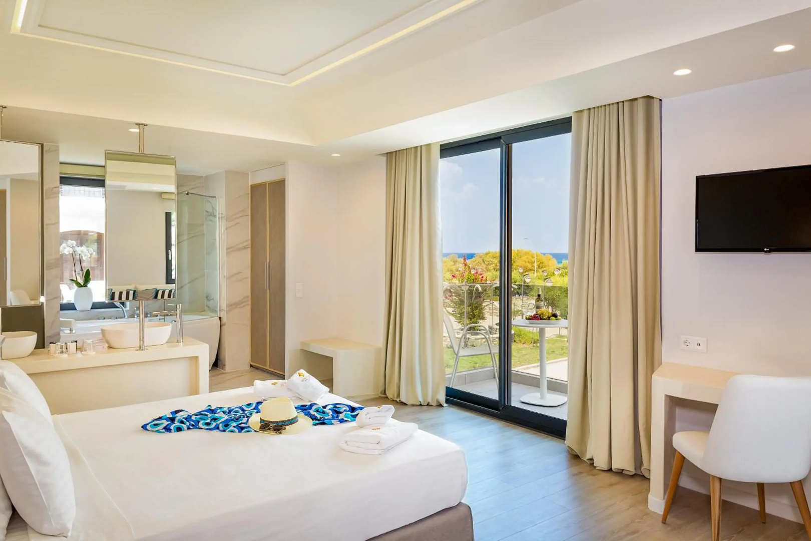 Samian Mare Hotel Suites & Spa
