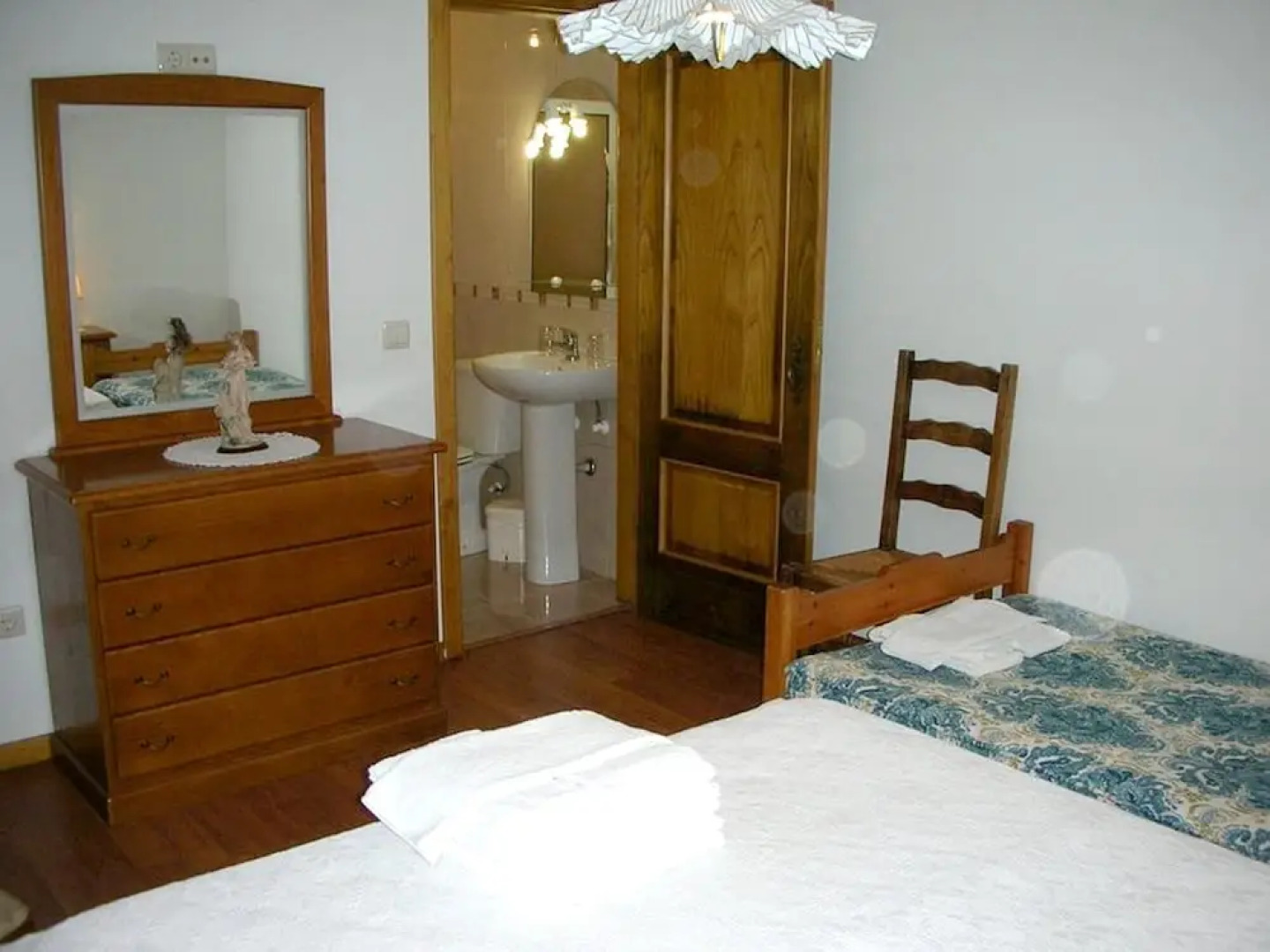 House With 2 Bedrooms in Pedraça, With Wonderful Mountain View, Shared Pool, Enclosed Garden Near the Beach