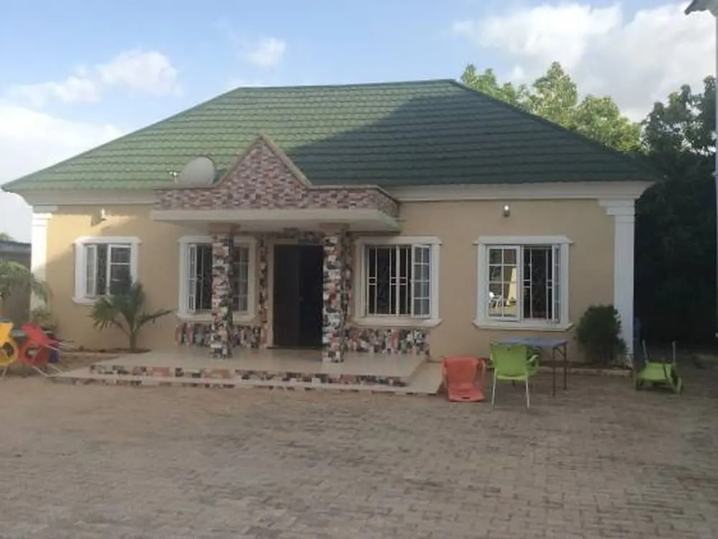 Santarosa Suites & Bar