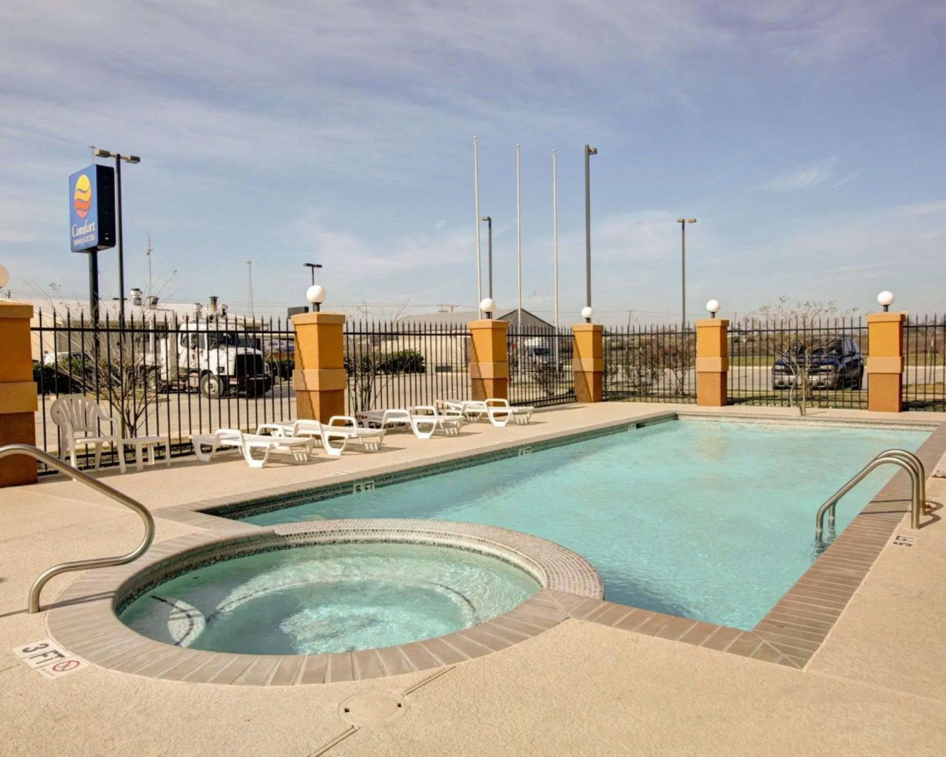 Comfort Inn & Suites