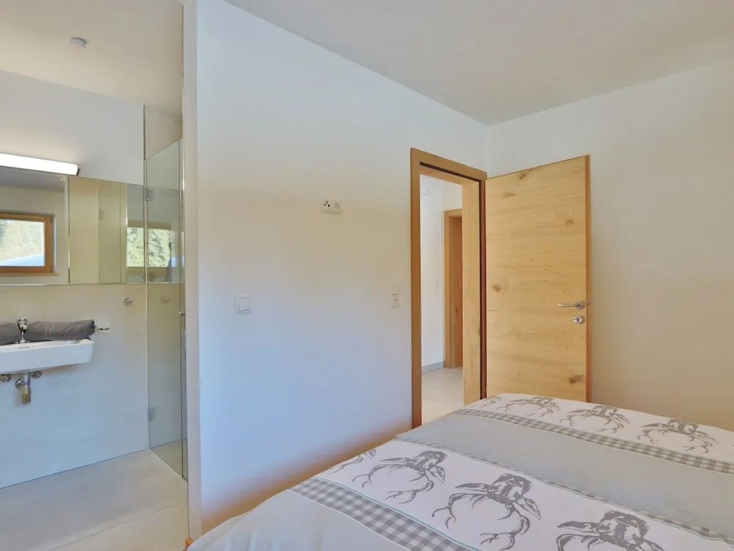 Sunlit Apartment near Forest in Itter