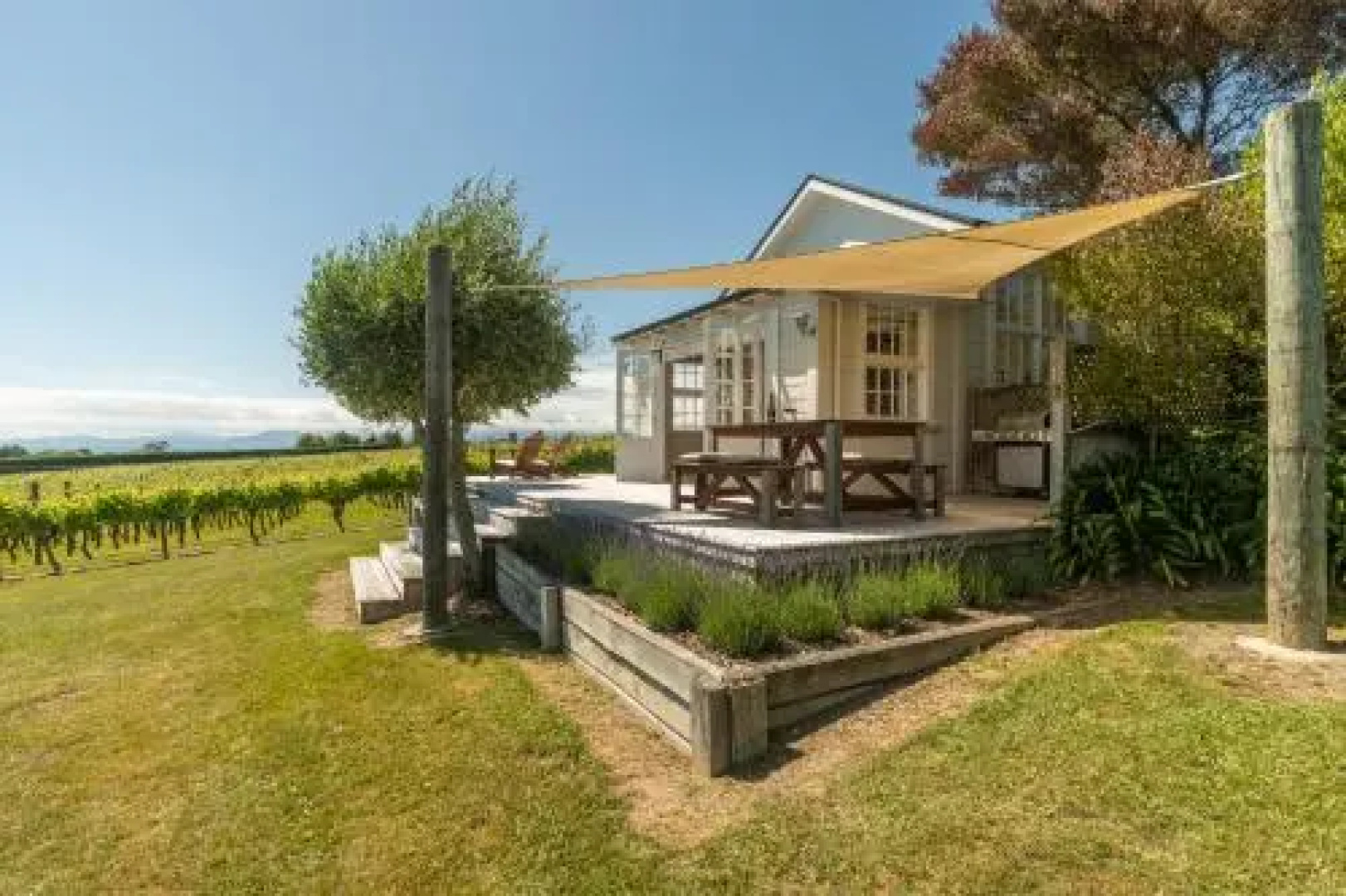 Kina Beach Vineyard Cottages