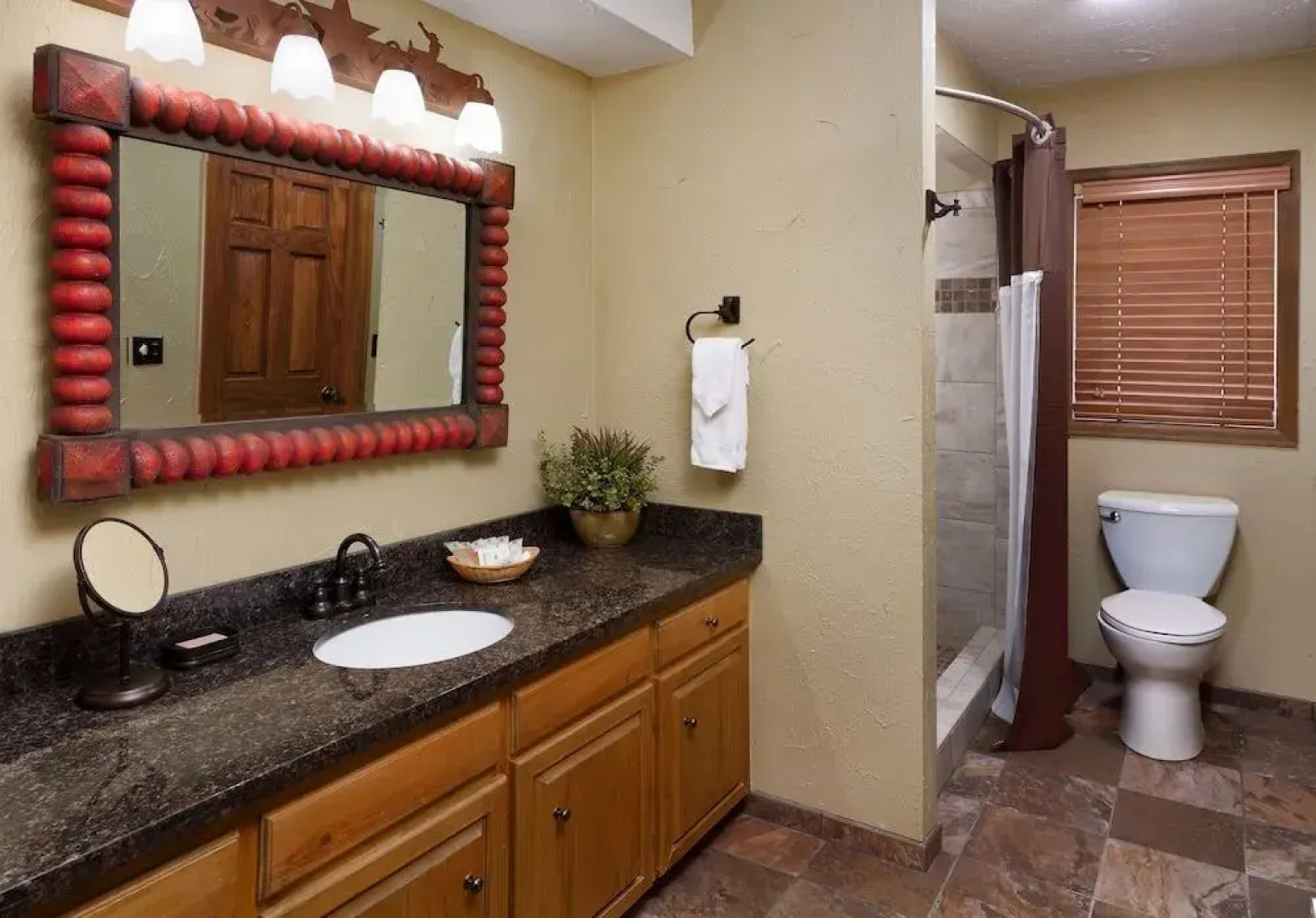 Rock Crest Lodge And Cabins