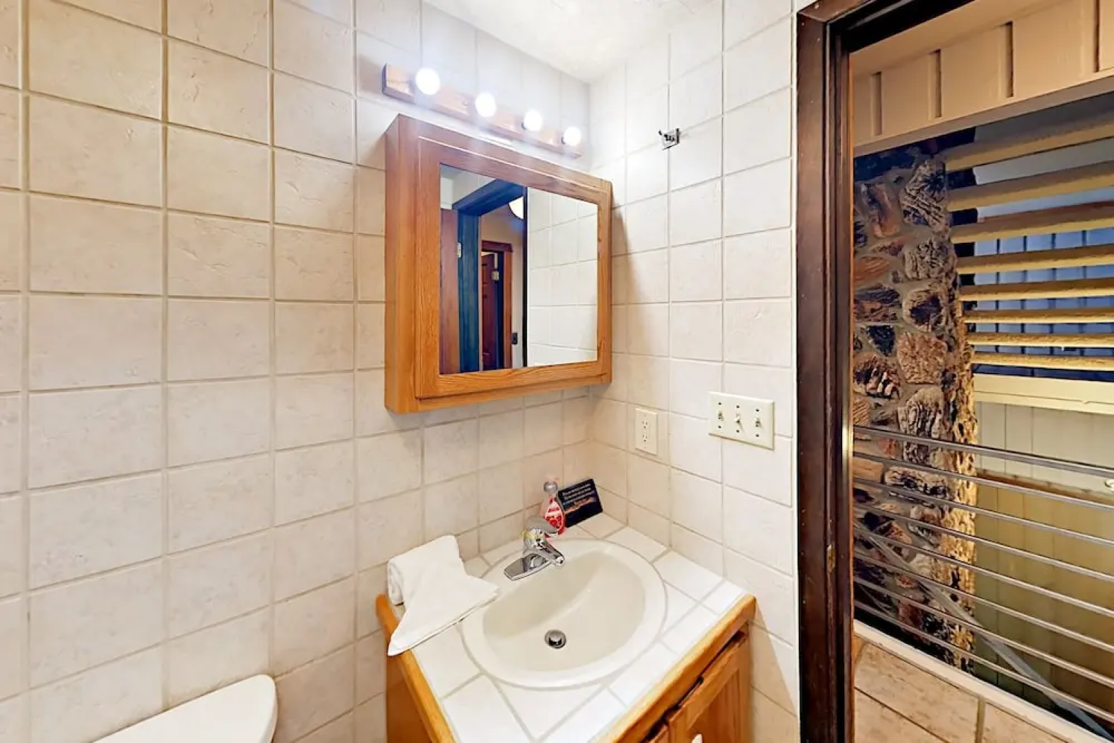 35 St Moritz Terrace Cabin 3 Bedrooms 3 Bathrooms Home