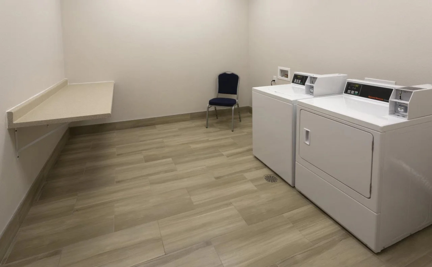 Holiday Inn Express & Suites Seattle South - Tukwila by IHG