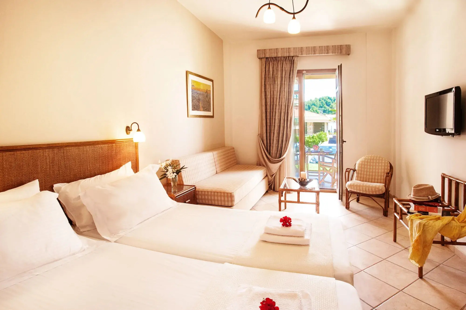 Paralio Hotel